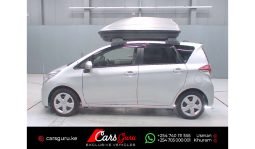 Toyota Ractis 2015 full