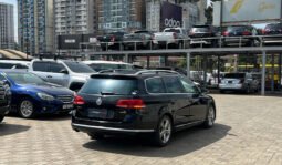 Volkswagen Passat 2015 full