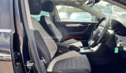 Volkswagen Passat 2015 full