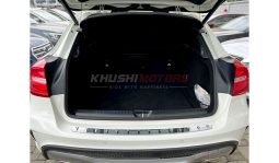 Mercedez GLA180 2015 full