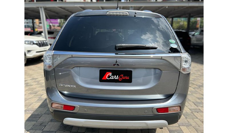 MITSUBISHI OUTLANDER 2015