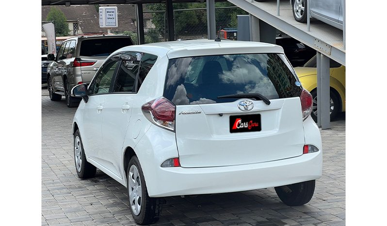 TOYOTA RACTIS 2015