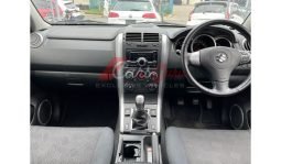 
SUZUKI ESCUDO 2015 full									