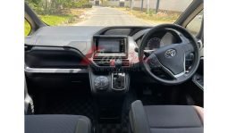 TOYOTA VOXY 2015 full