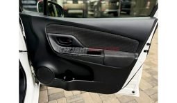 
Toyota Vitz 2015 full									