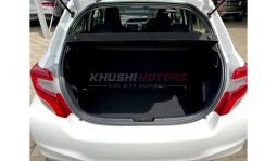 
Toyota Vitz 2015 full									