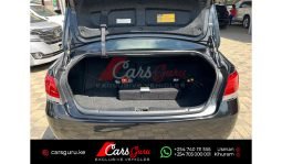 
Toyota Crown Athlete 2015 full									