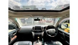 Toyota Land Cruiser V8 2011 full