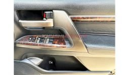 Toyota Land Cruiser V8 2011 full