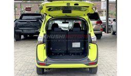 Toyota Sienta 2016 full