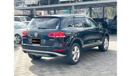 Volkswagen Touareg 2013 full