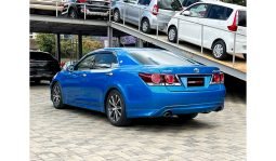 Toyota Crown Athlete 2016 full