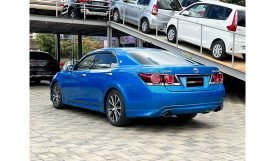 Toyota Crown Athlete 2016