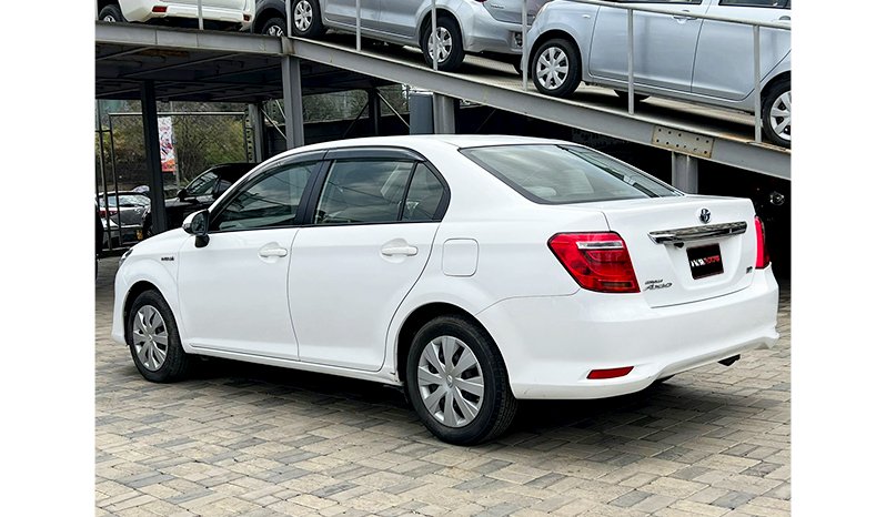 Toyota Axio 2016