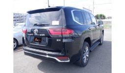 Toyota Land Cruiser ZX 2023 full