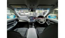 Toyota Crown Athlete 2016 full