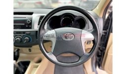 Toyota Hilux Double Cabin 2015 full