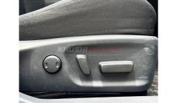 Toyota Crown Athlete 2016 full