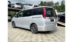 Toyota Noah 2016 full