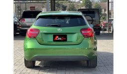 Mercedes Benz A180 2016 full