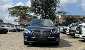 Toyota Crown Royal Saloon 2016