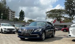 Toyota Crown Royal Saloon 2016 full