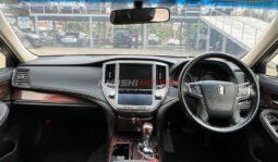 Toyota Crown Royal Saloon 2016 full