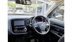 
Mitsubishi Outlander 2017 full									