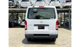 Toyota Hiace Regius 2016