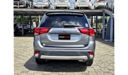 
Mitsubishi Outlander 2017 full									