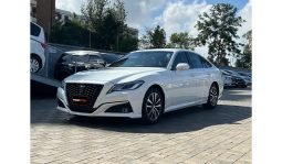 Toyota Crown RS 2018 full