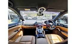 Porsche Cayenne 2016 full