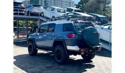 
Toyota  FJ Cruiser 2016 full									