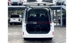 
Toyota Voxy 2016 full									