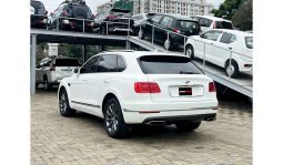 
Bentley Bentayga 2018 full									