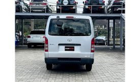 Toyota Hiace 2016