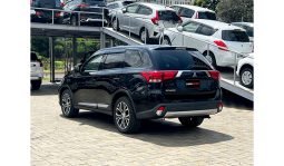 
Mitsubishi Outlander 2016 full									