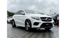 
Mercedes Benz GLE350D 2016 full									