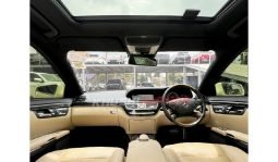 
Mercedes Benz S550 2010 full									