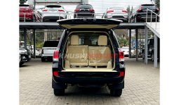 Toyota Land Cruiser ZX V8 2017 full