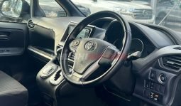 Toyota Voxy 2017 full