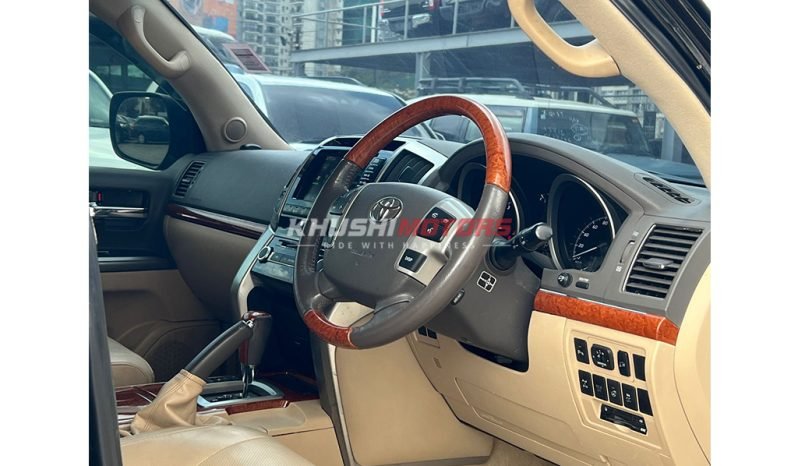 
Toyota Land Cruiser V8 2014 full									