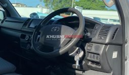 Toyota Hiace 2017 full