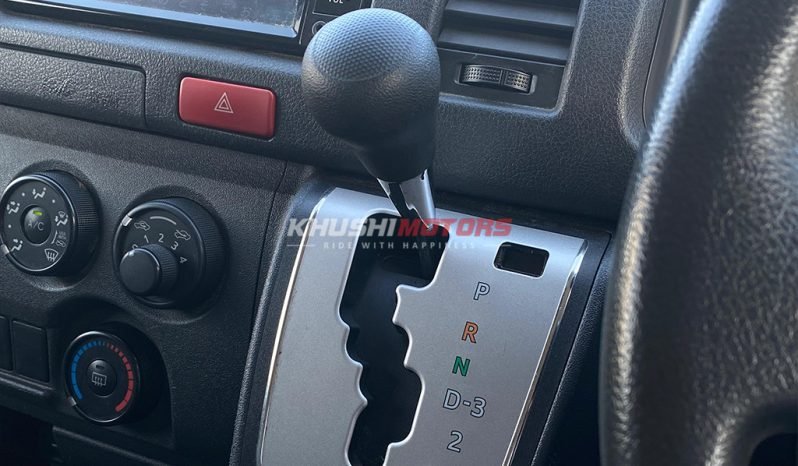 
Toyota Hiace 2017 full									