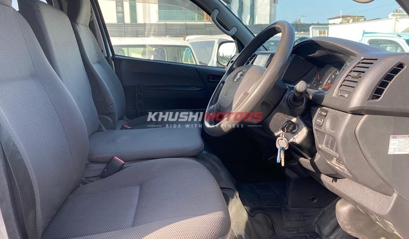 
Toyota Hiace 2017 full									