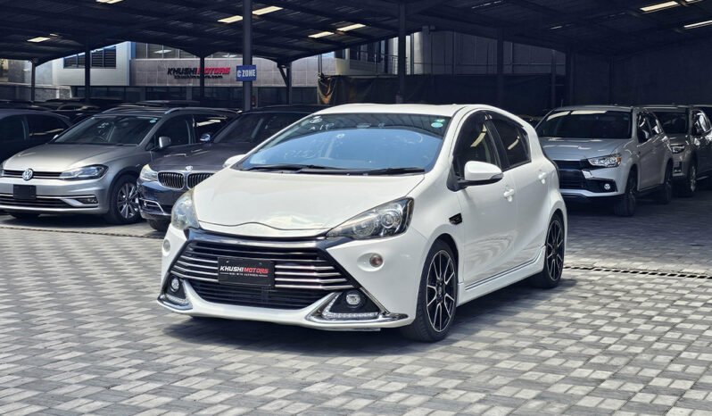 
Toyota Aqua 2017 full									