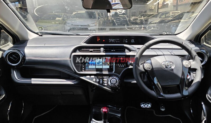 
Toyota Aqua 2017 full									