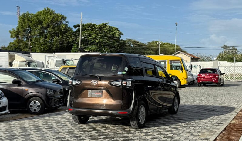 
Toyota Sienta 2019 full									