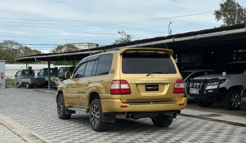 
Toyota Land Cruiser VX V8 2006 full									