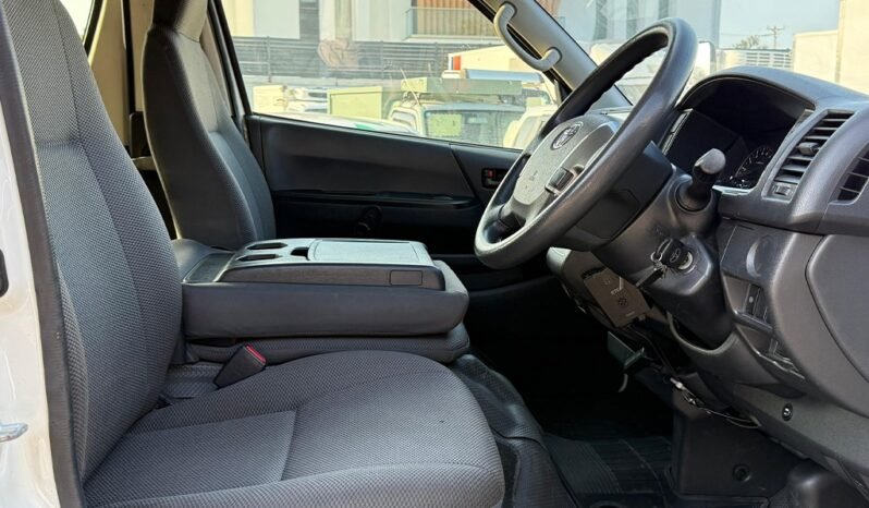 
Toyota Hiace 2018 full									